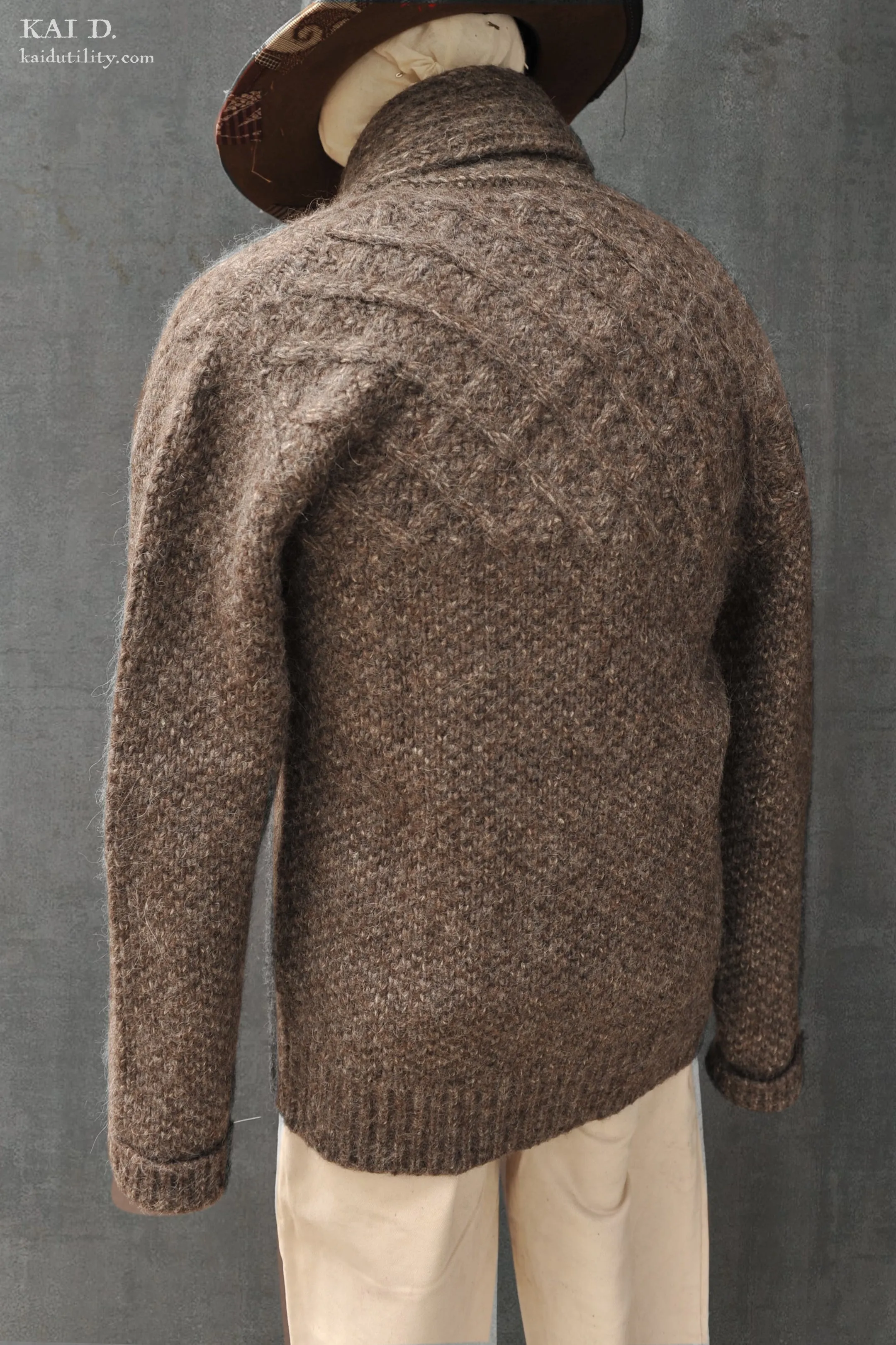 Andes Cardigan -Black/walnut - 3 (L)