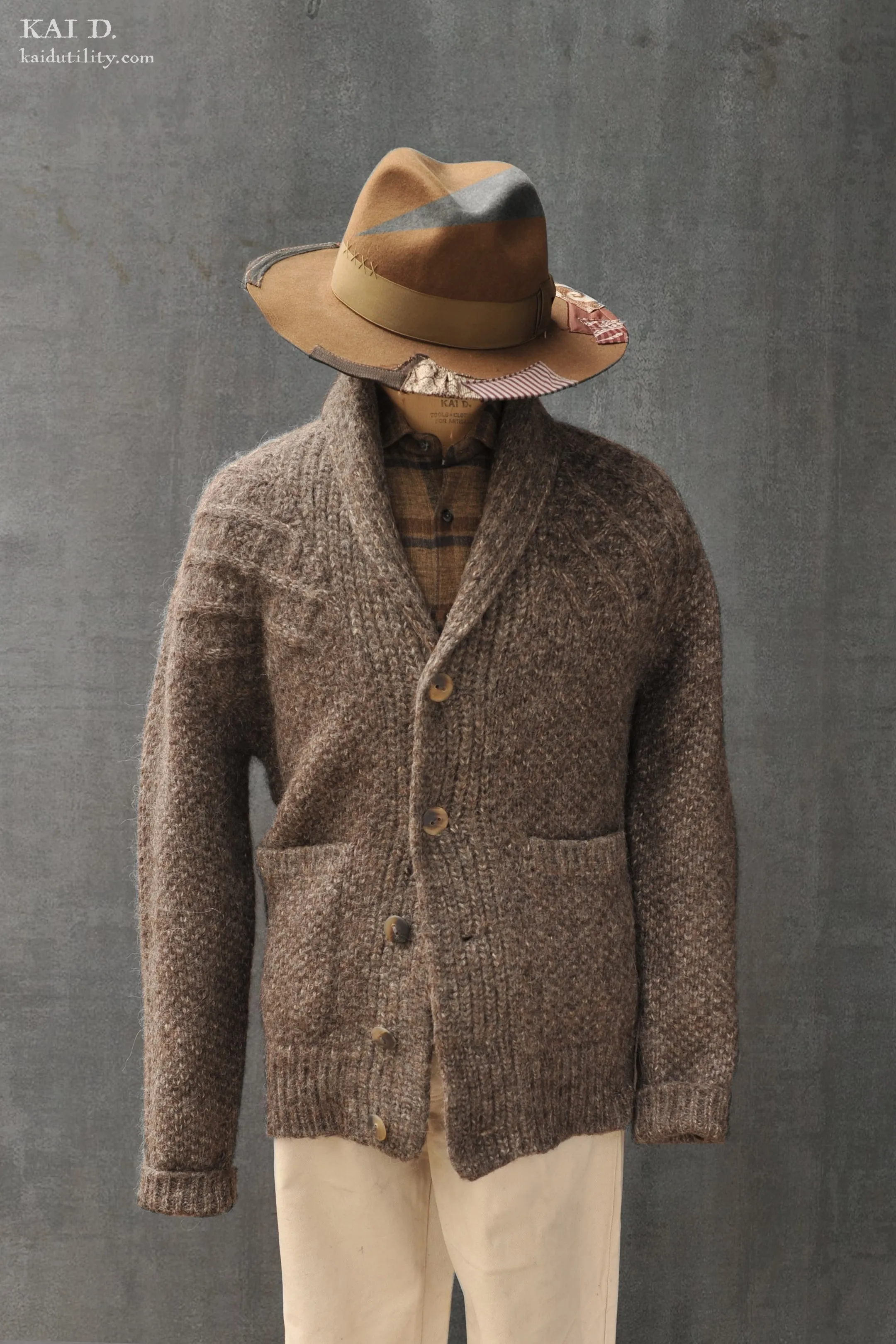 Andes Cardigan -Black/walnut - 3 (L)