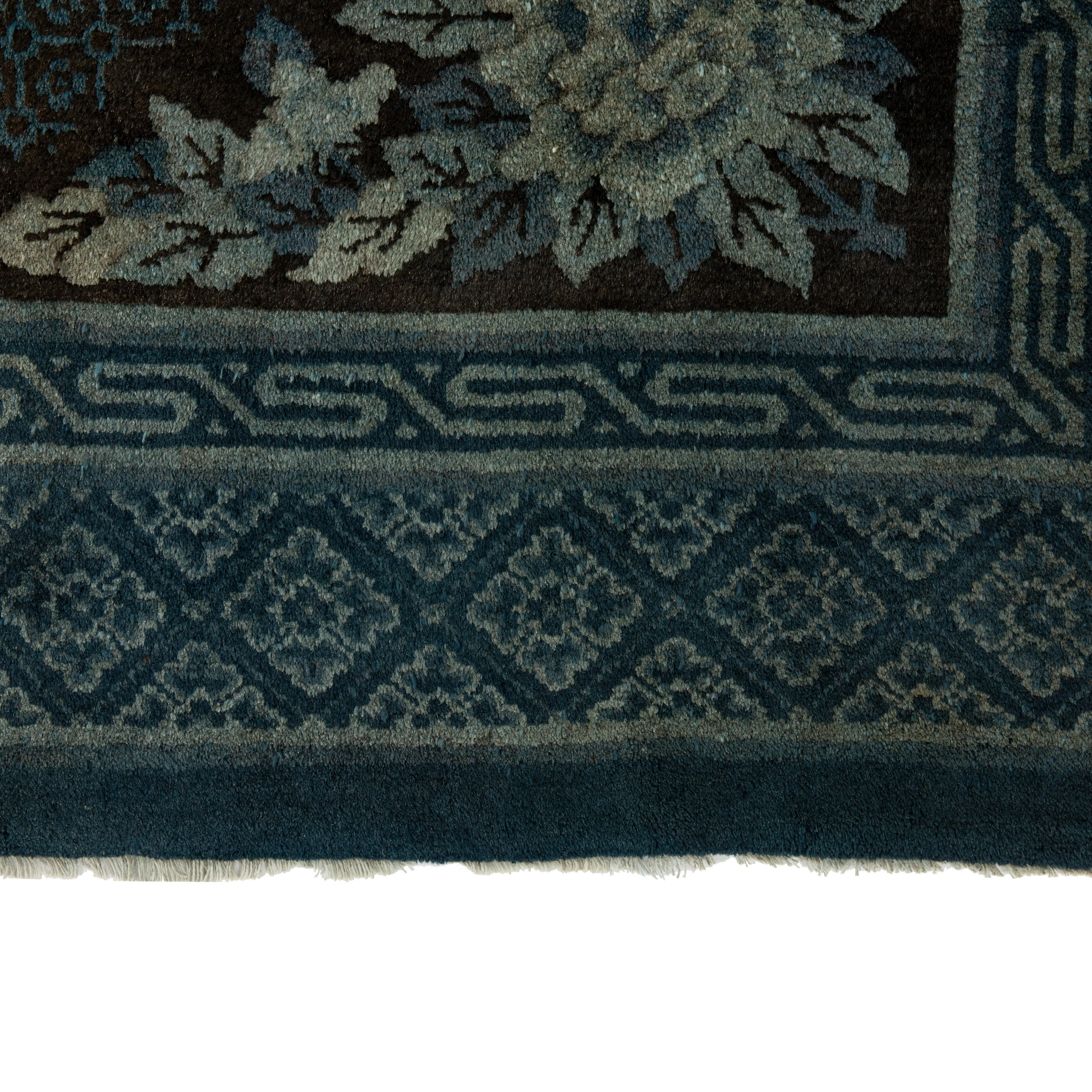 Navy Antique Traditional Chinese Wool Rug - 5'5" x 7'5"