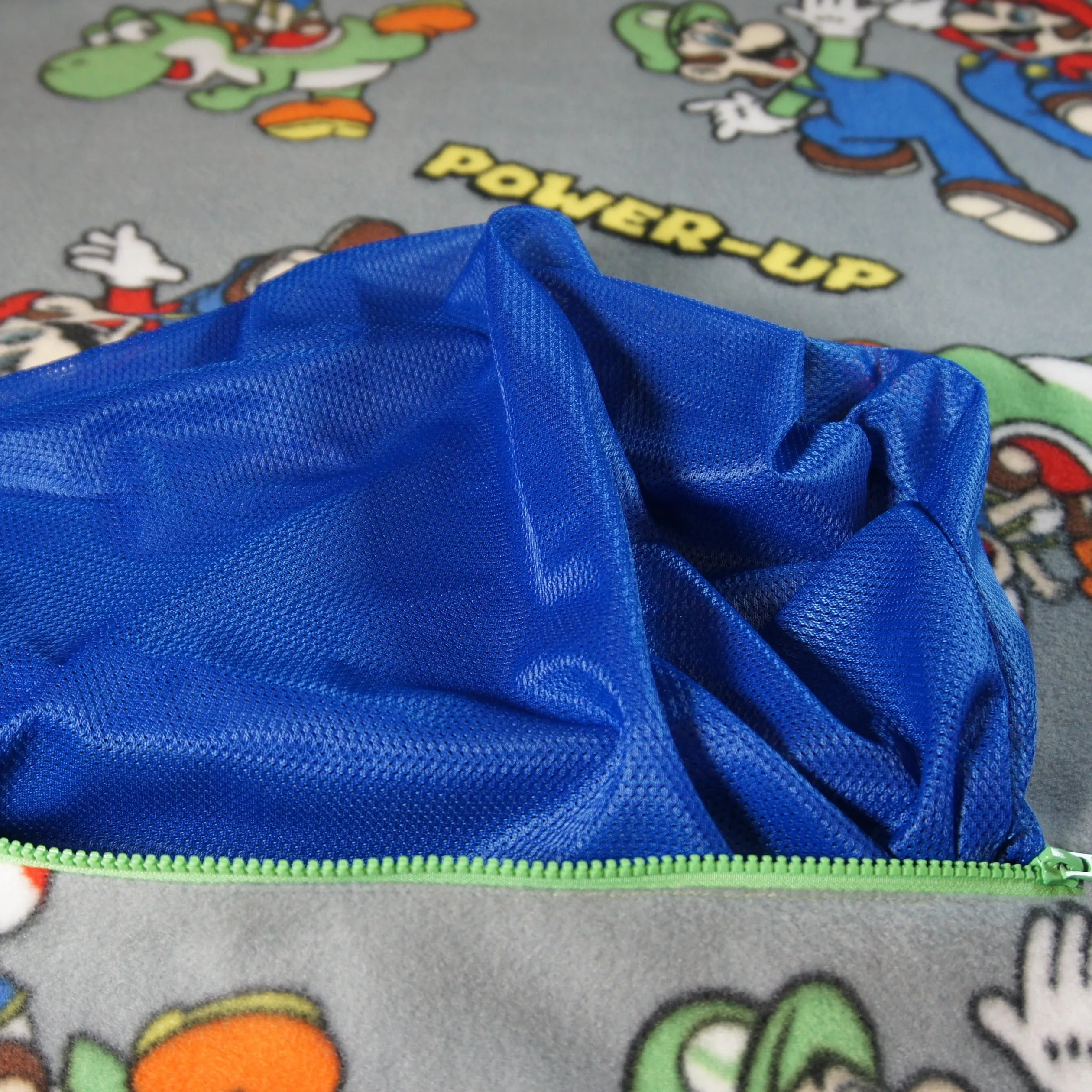 Throws - Road Trip - Medium - Brand Loyalty - Luigi