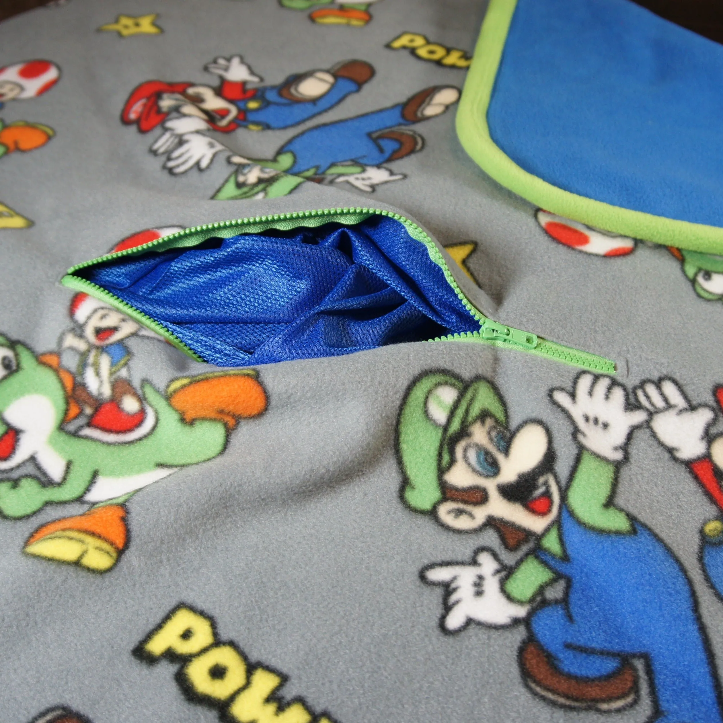 Throws - Road Trip - Medium - Brand Loyalty - Luigi