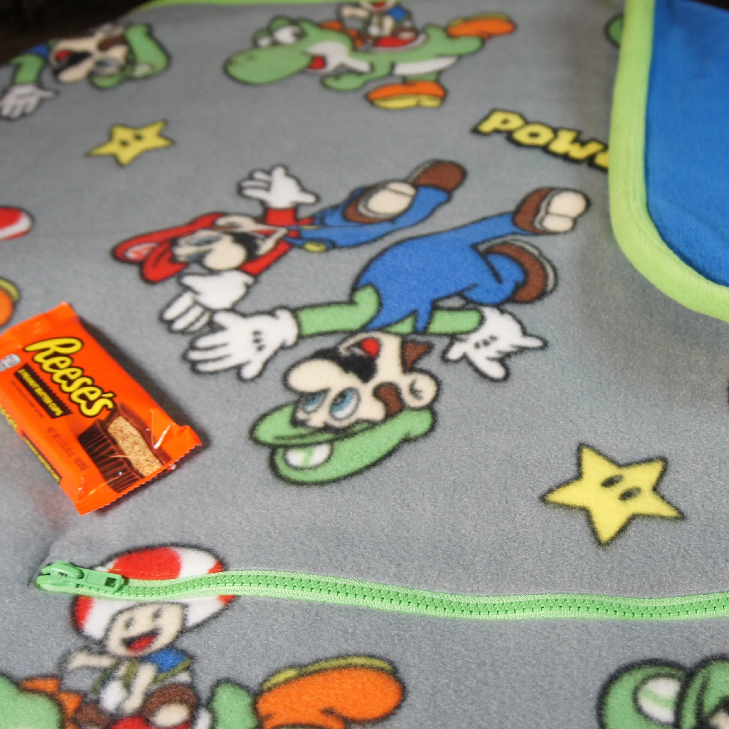 Throws - Road Trip - Medium - Brand Loyalty - Luigi